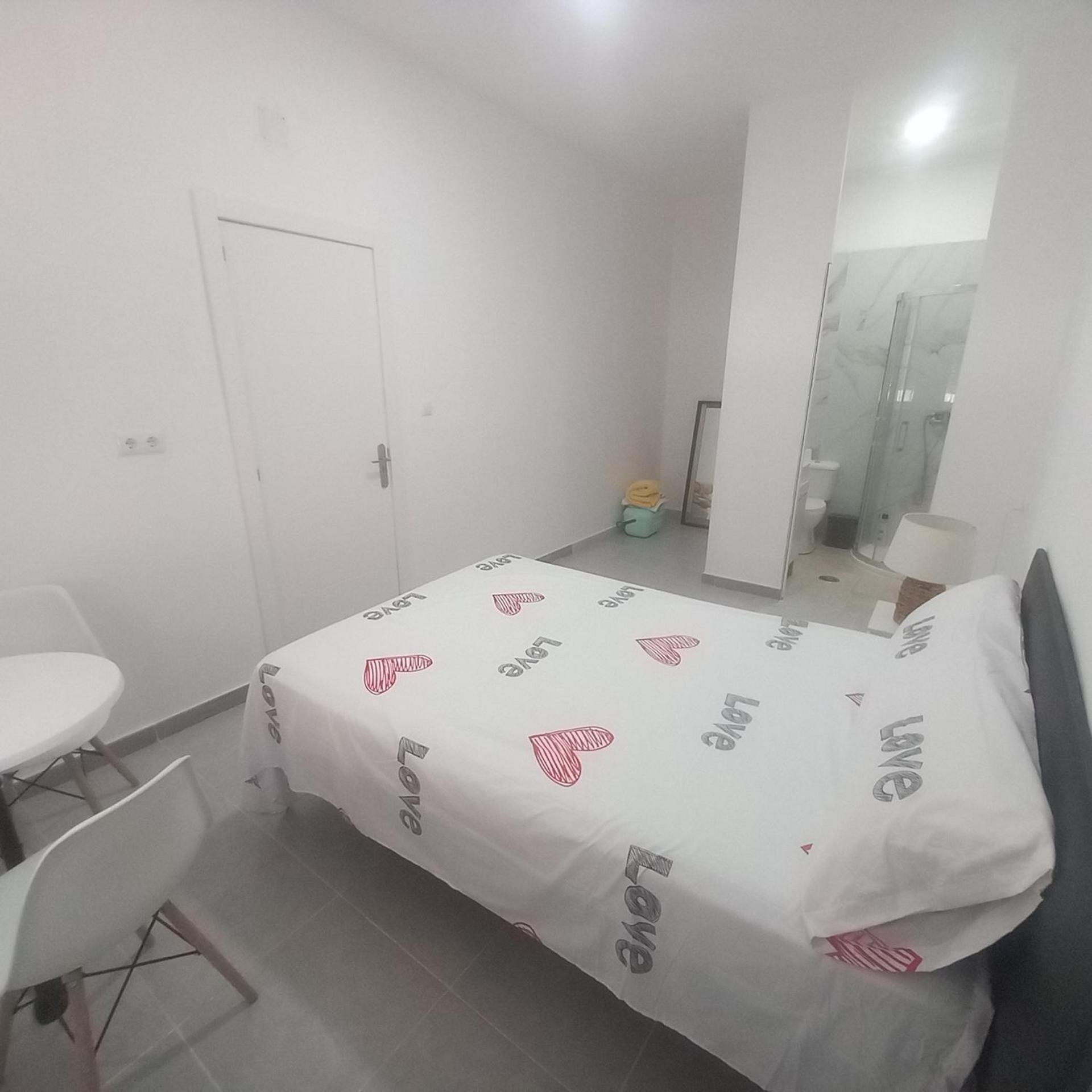 Emma Lovely Room With Private Bathroom 阿利坎特 外观 照片